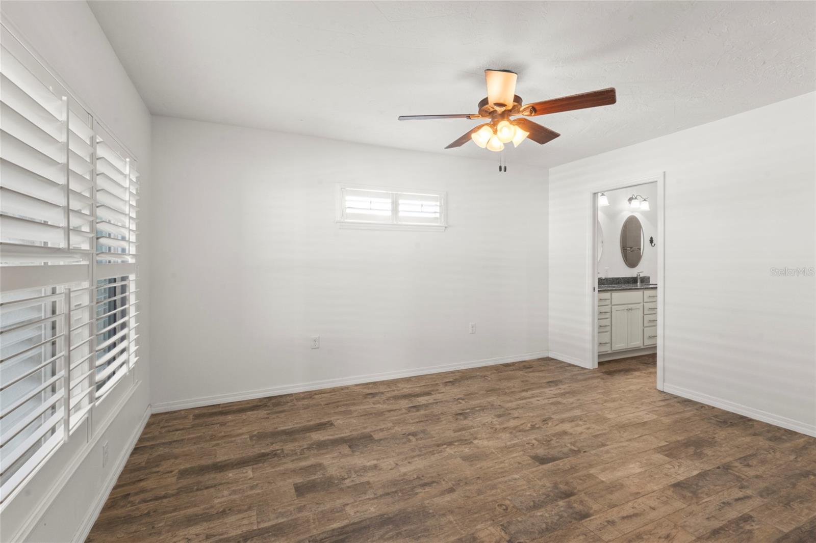 VILLAGE GREEN OF BRADENTON UN F - Residential