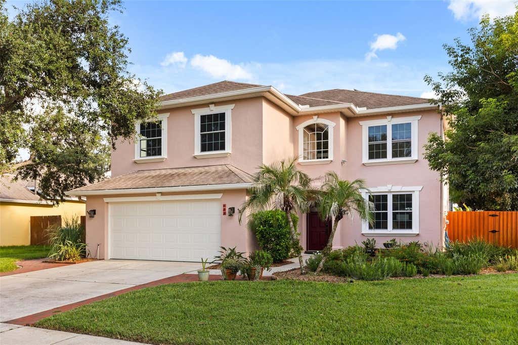 Photo of 425 Carriage Way Court, Oviedo, FL 32765 (MLS # O6436370)