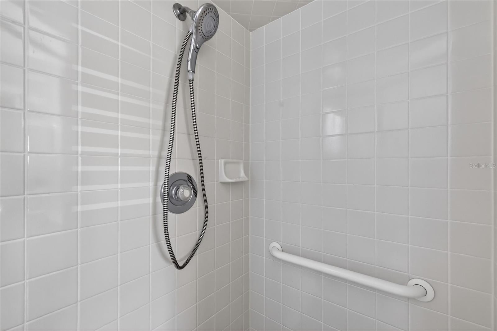 SPRUCE CREEK SOUTH VI - Residential