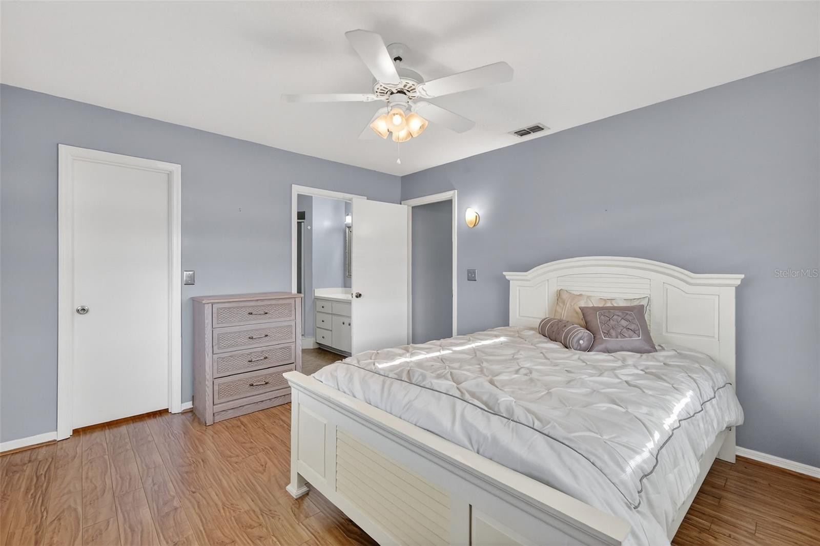 SPRUCE CREEK SOUTH VI - Residential