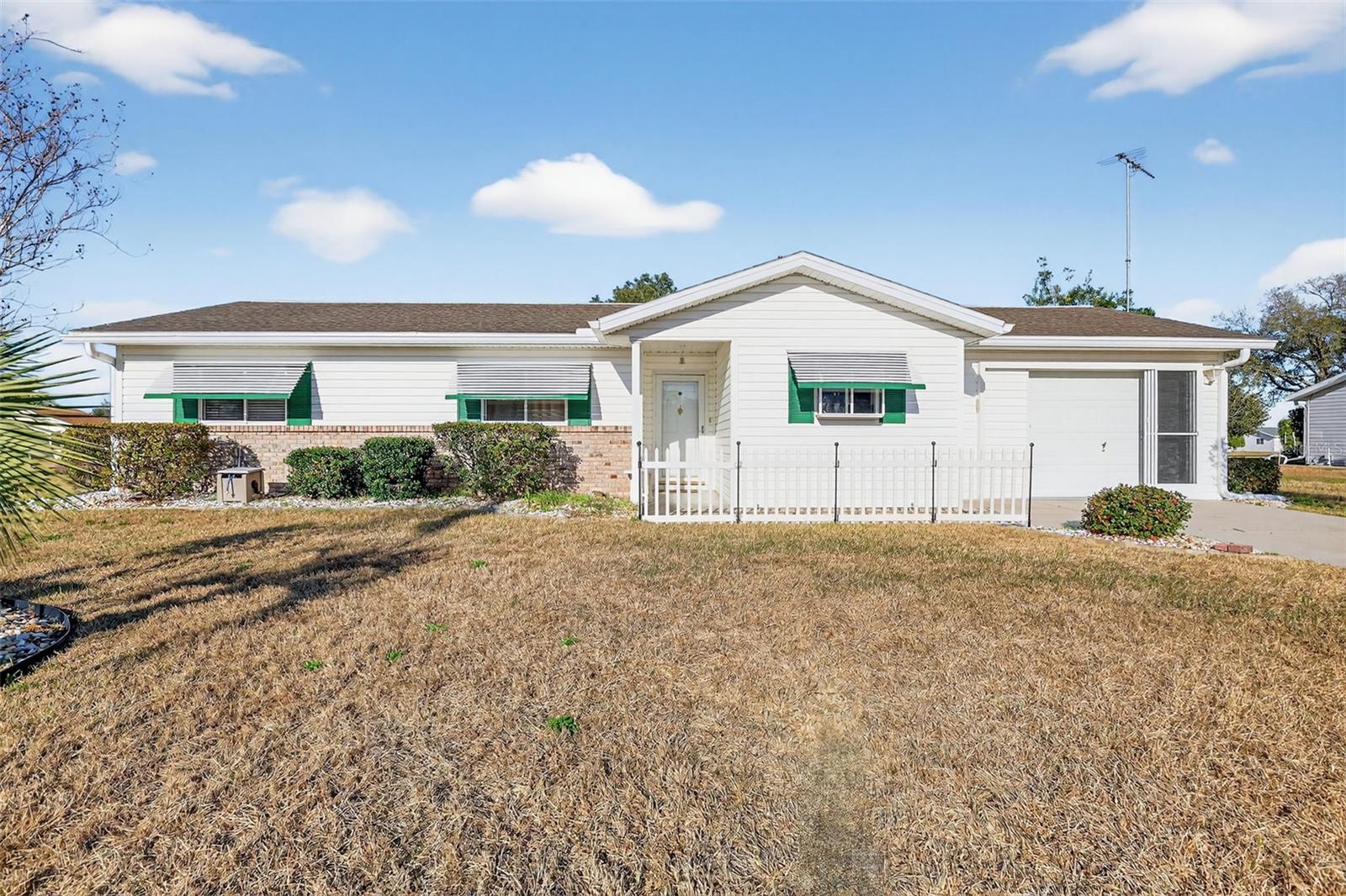 SPRUCE CREEK SOUTH VI - Residential