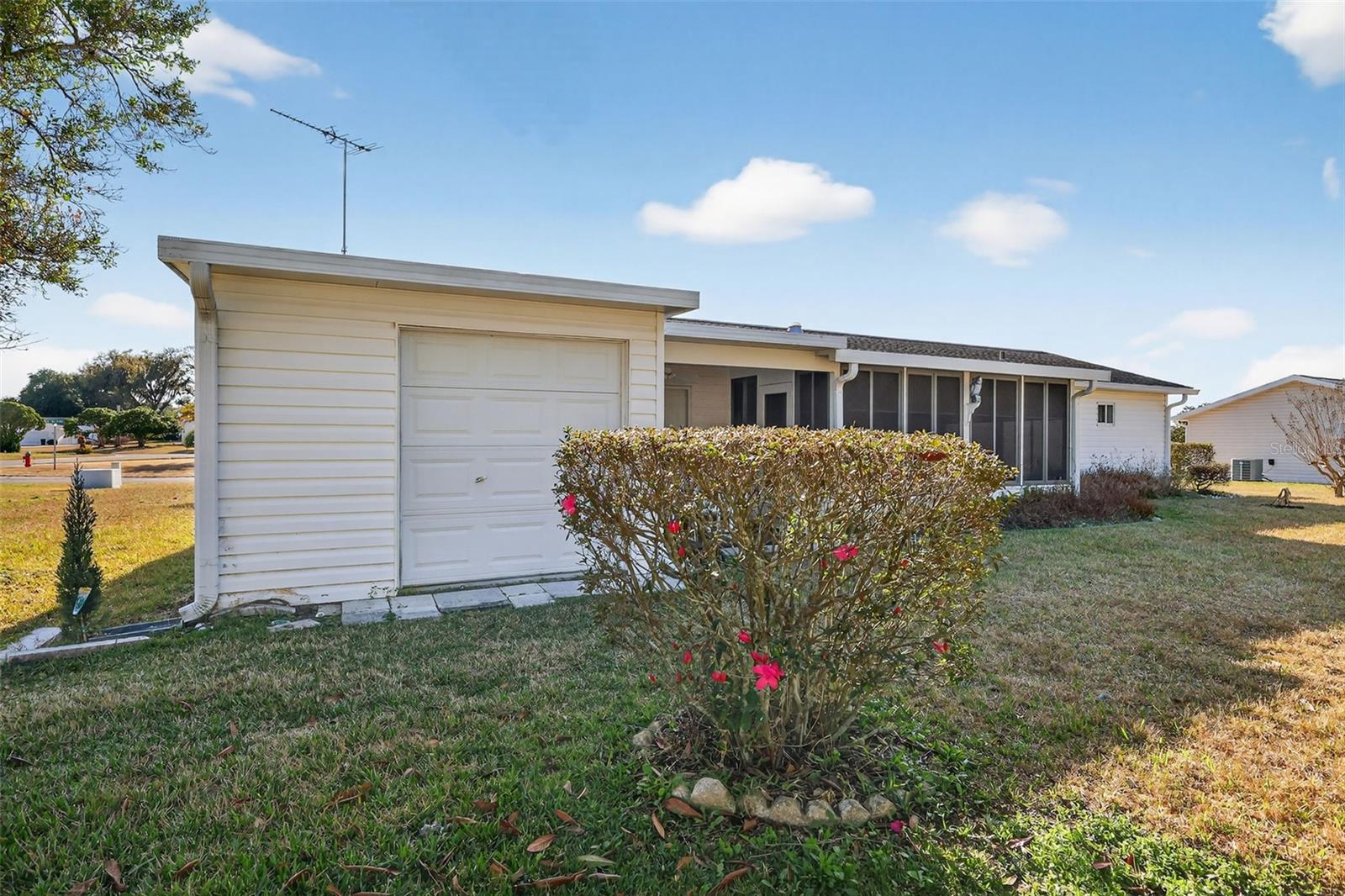 SPRUCE CREEK SOUTH VI - Residential