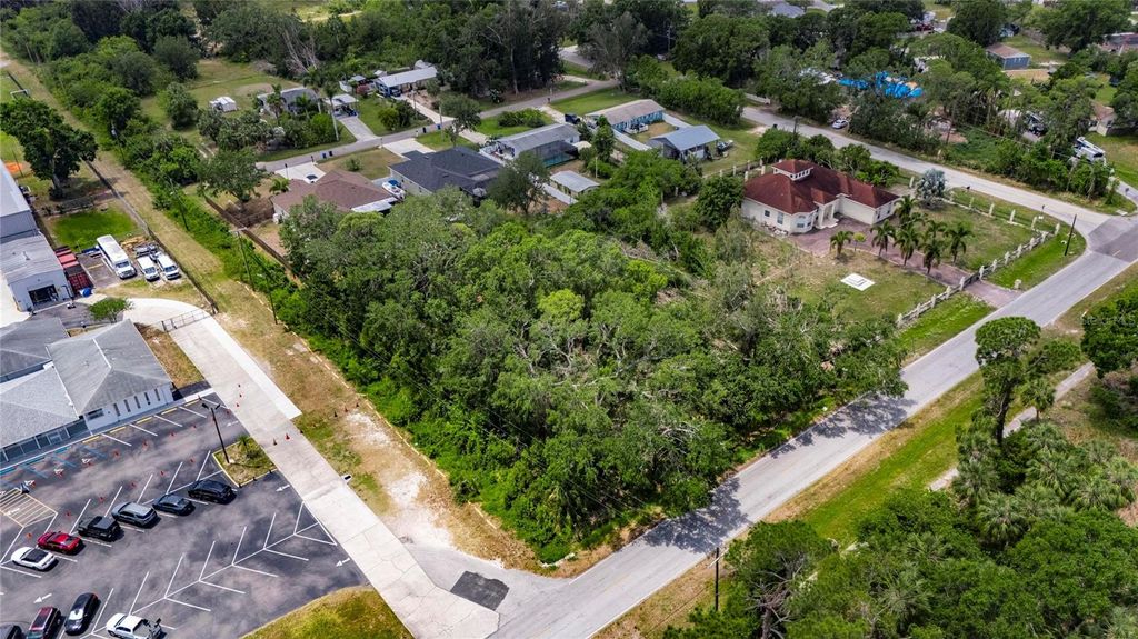 Photo of 912 8th Avenue SW, Ruskin, FL 33570 (MLS # TB8380416)
