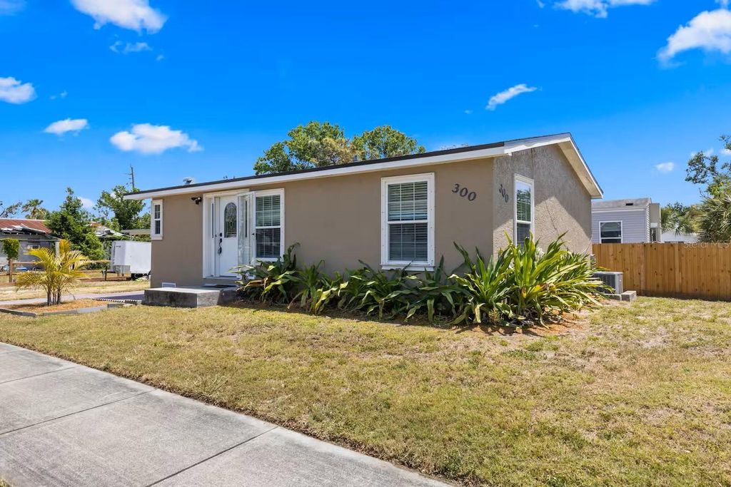 Photo of 300 River Boulevard S, Nokomis, FL 34275 (MLS # A4664950)