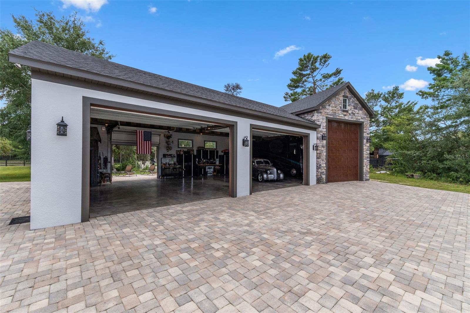 SEMINOLE ESTATES - Residential
