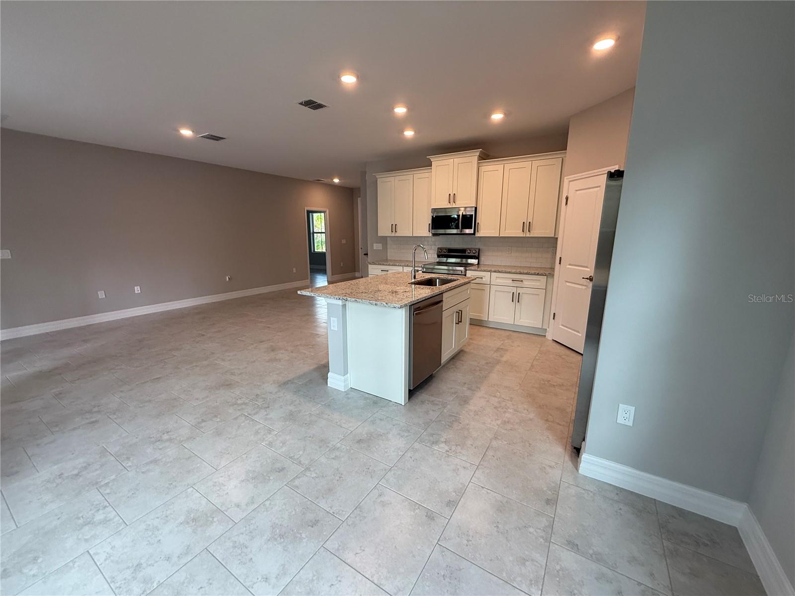 PORT CHARLOTTE SUB 24 - Residential Lease