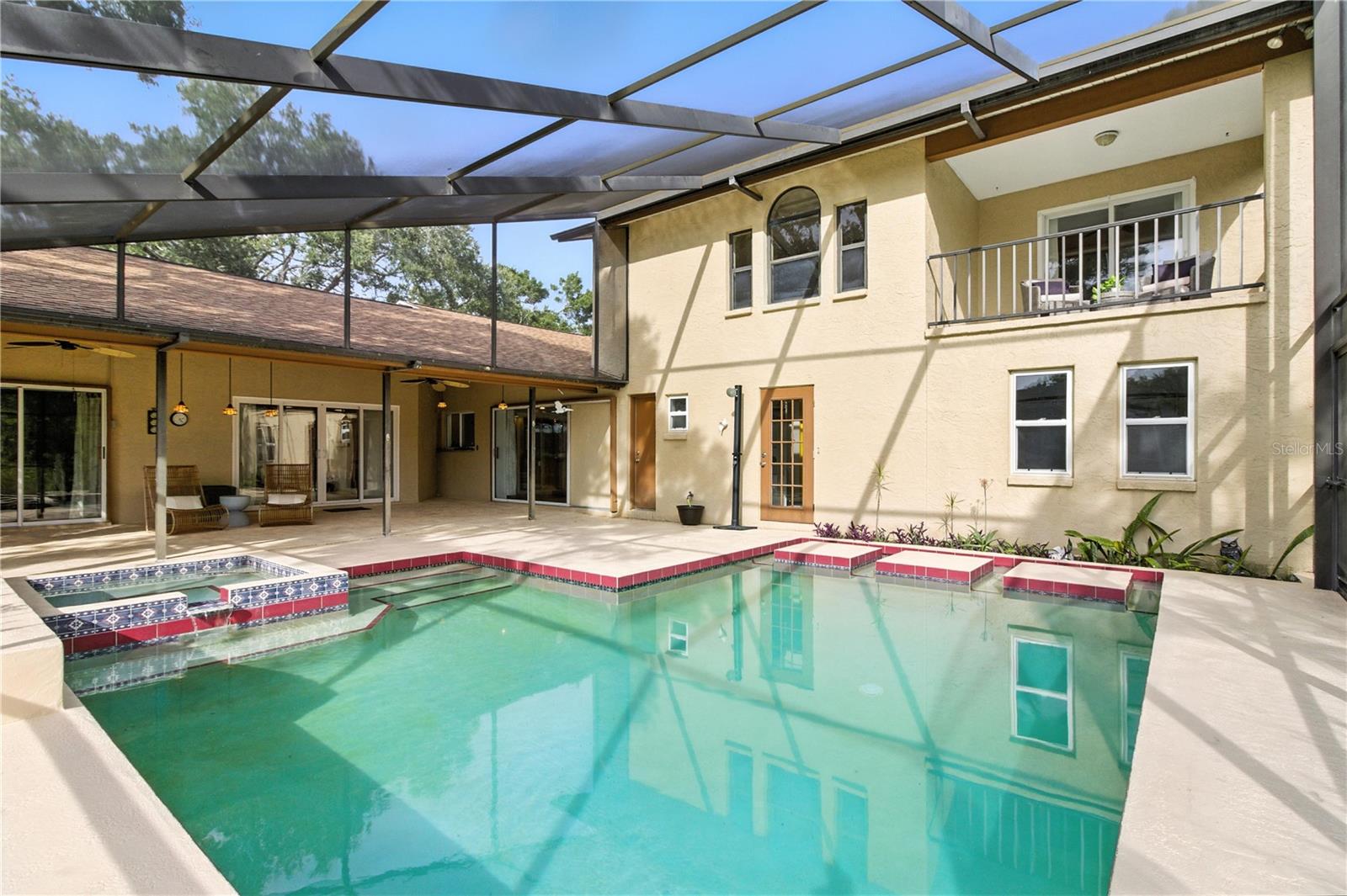 832 HARROWOOD COURT