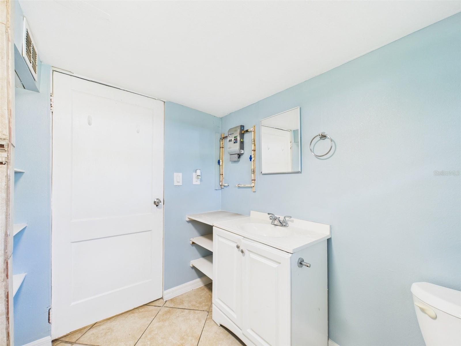 WAVERLY MANOR - Residential Lease