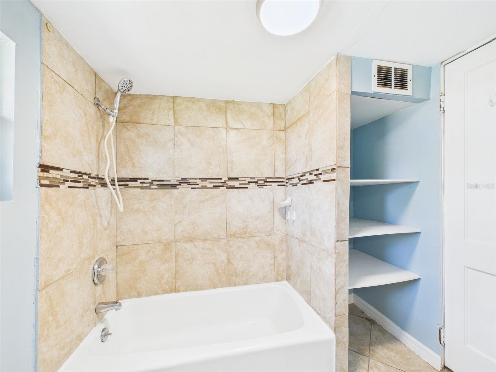 WAVERLY MANOR - Residential Lease