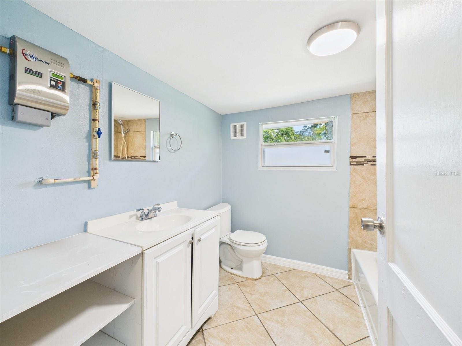 WAVERLY MANOR - Residential Lease