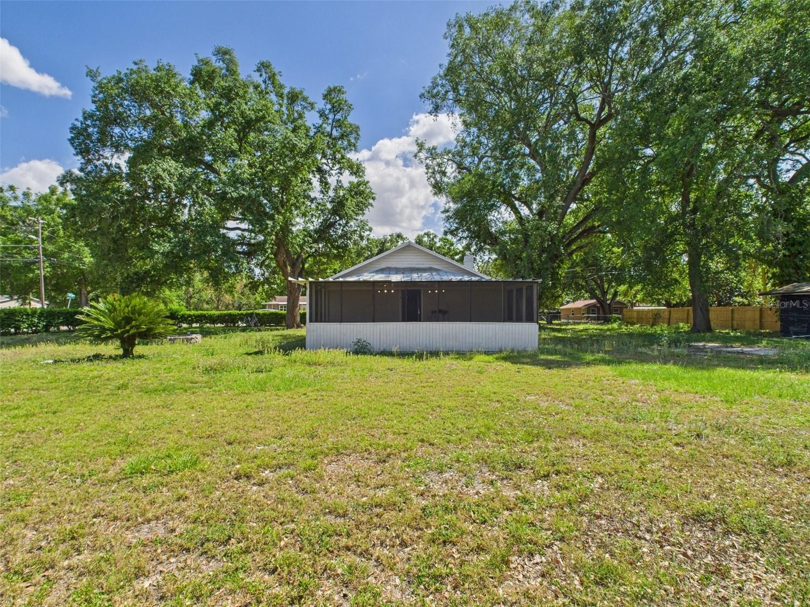 WAVERLY MANOR - Residential Lease