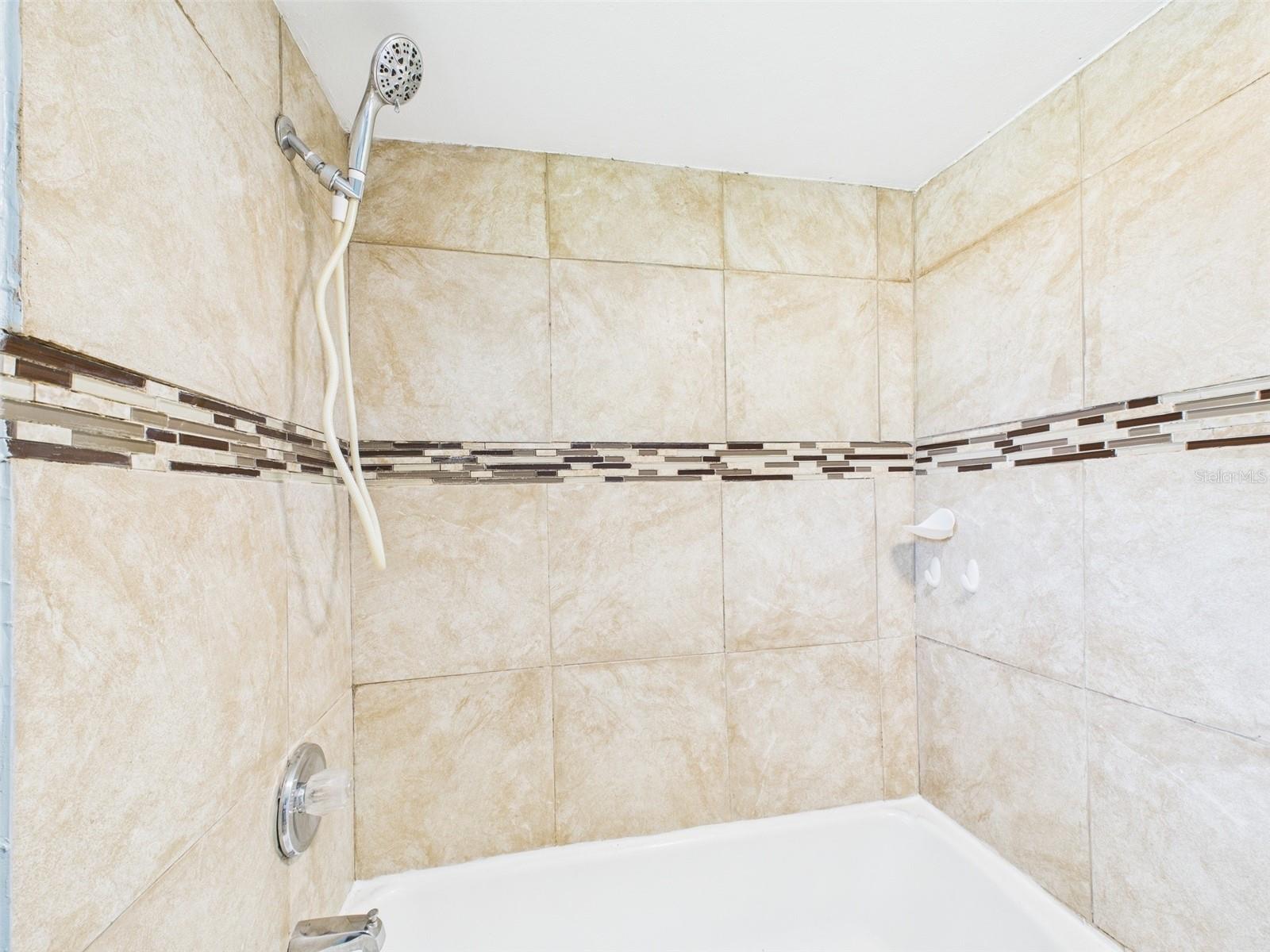 WAVERLY MANOR - Residential Lease