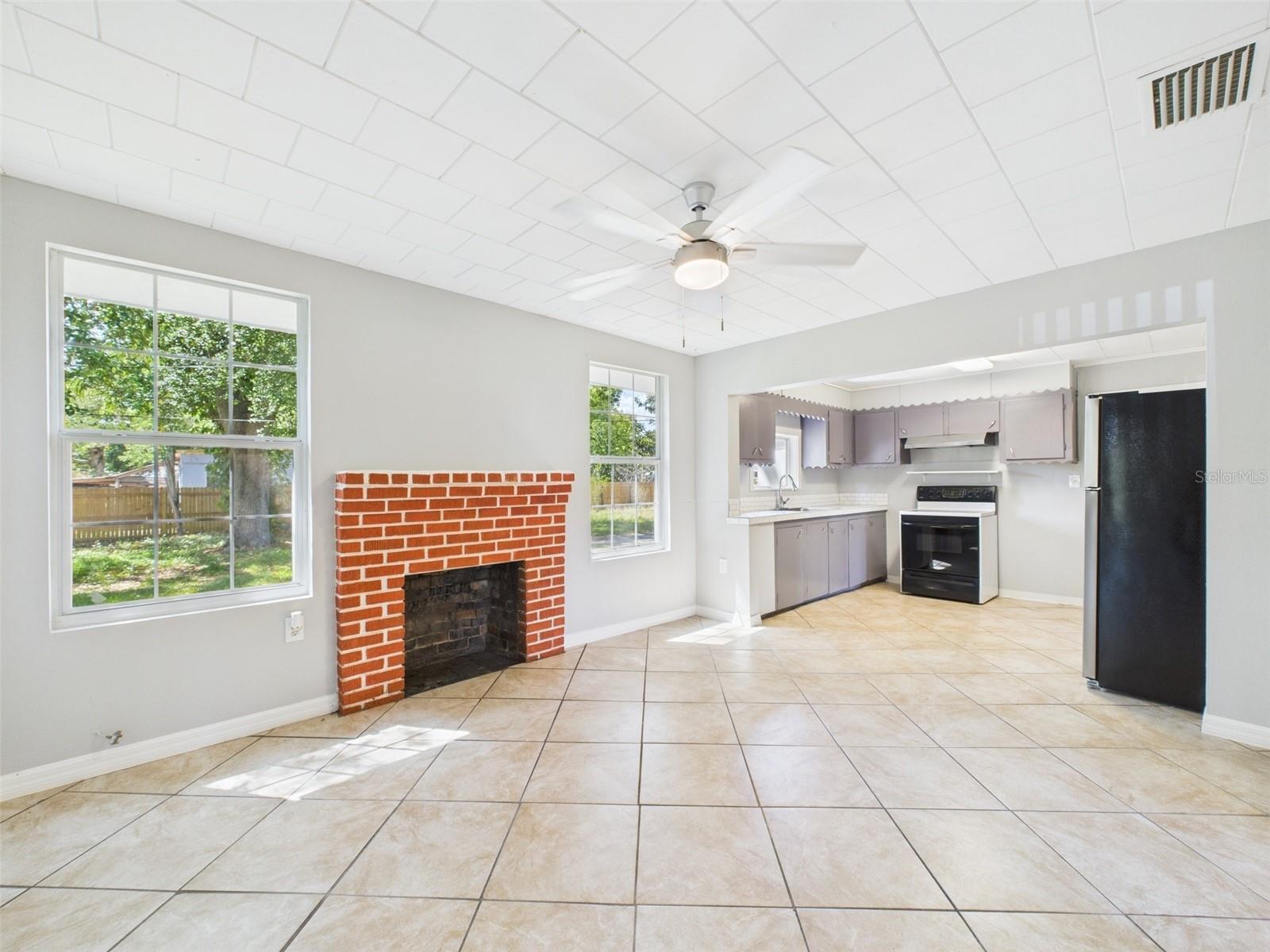 WAVERLY MANOR - Residential Lease