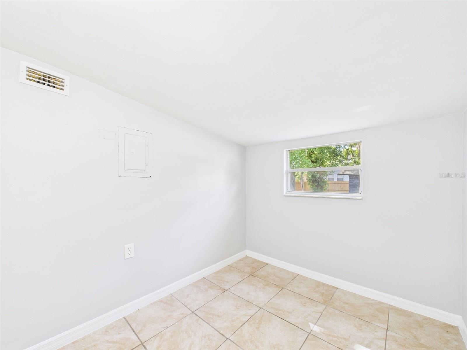 WAVERLY MANOR - Residential Lease