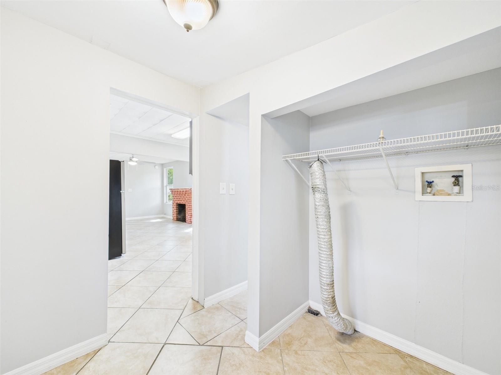 WAVERLY MANOR - Residential Lease