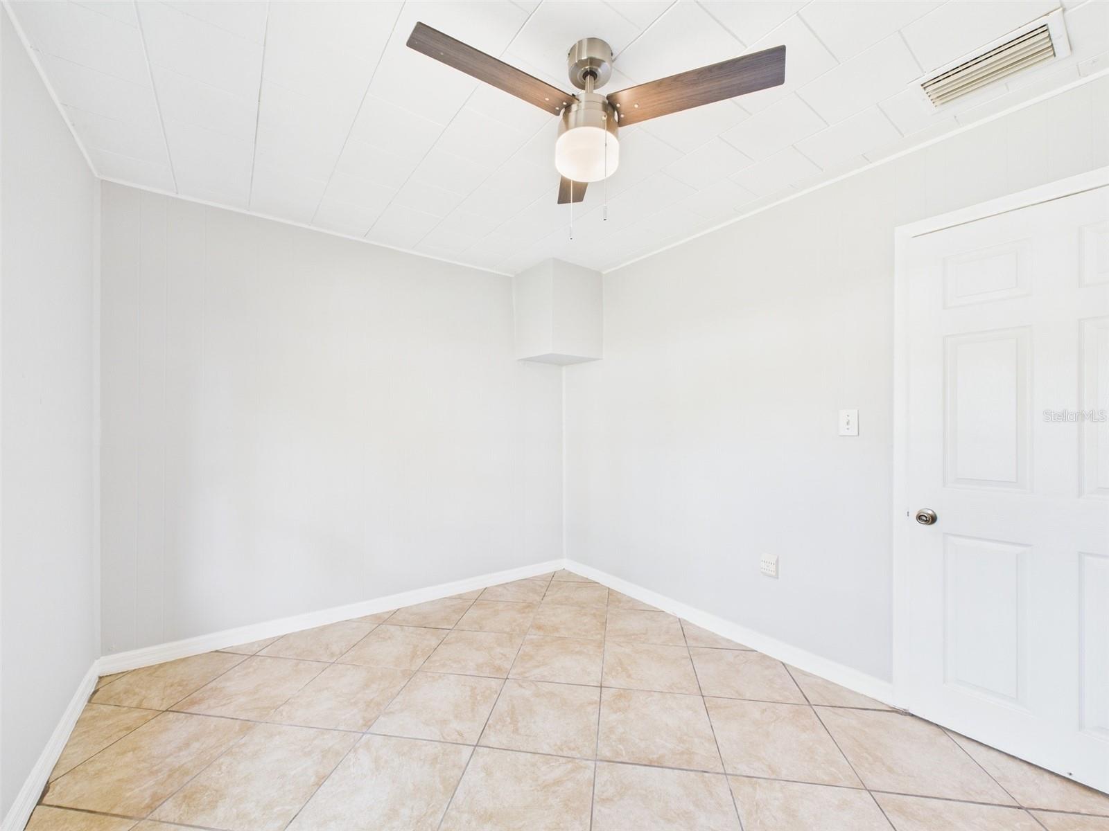 WAVERLY MANOR - Residential Lease