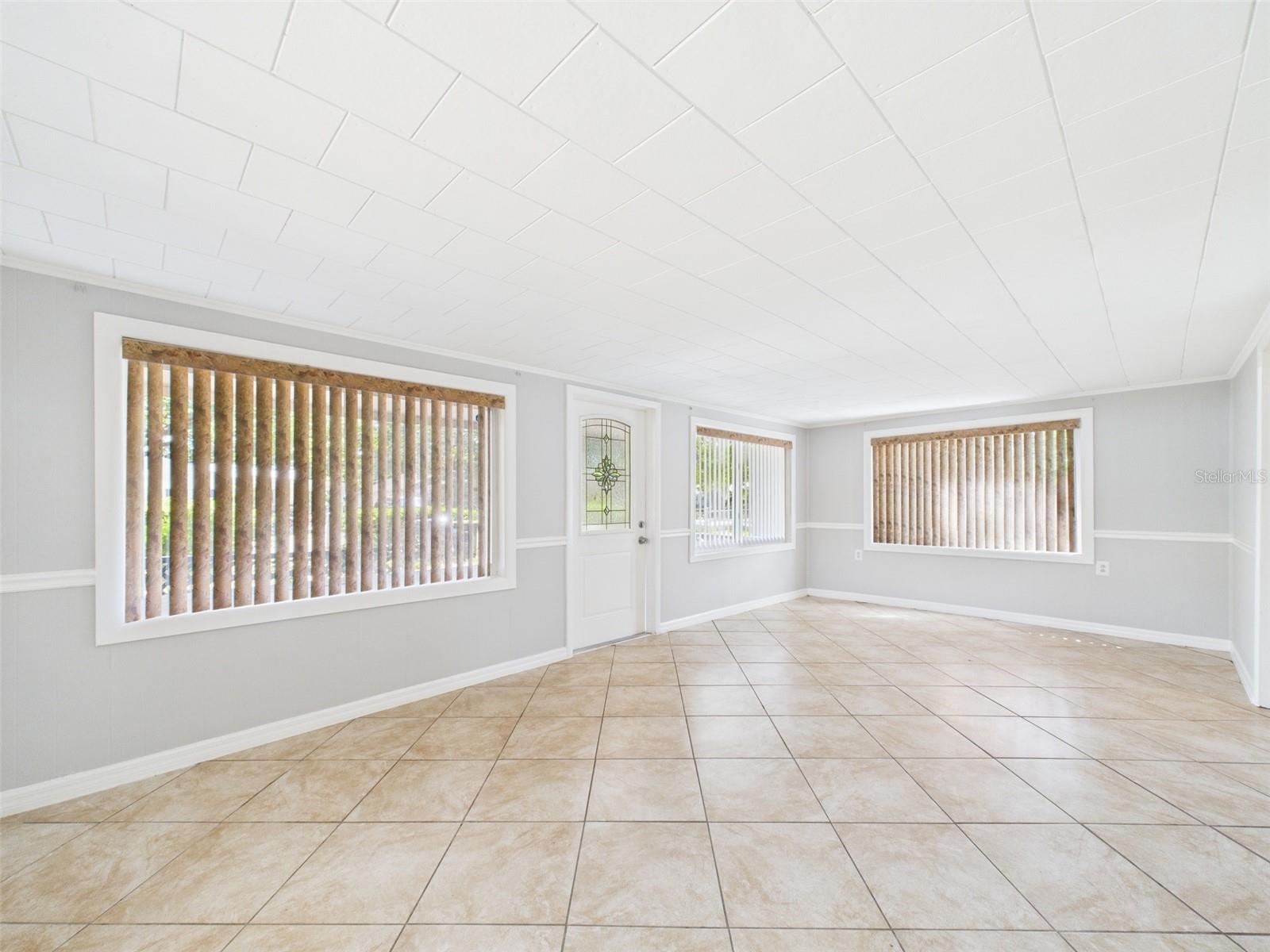 WAVERLY MANOR - Residential Lease