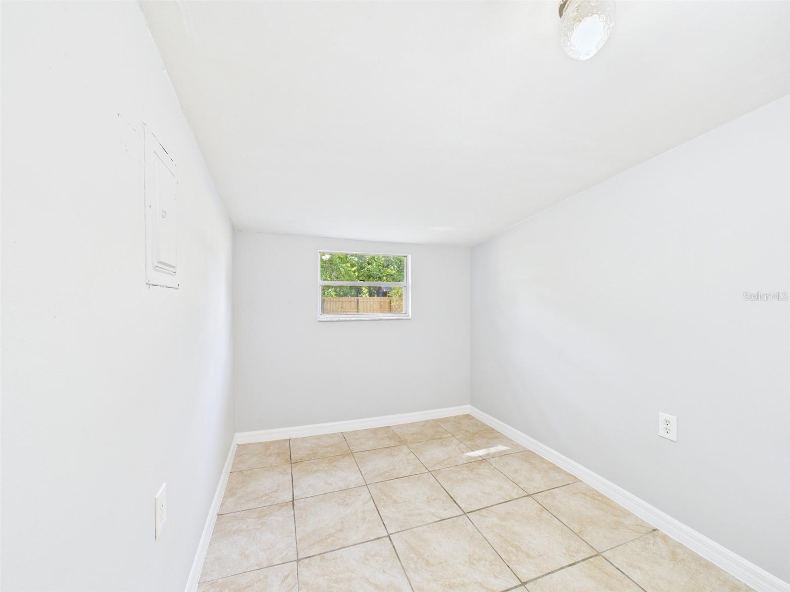 WAVERLY MANOR - Residential Lease