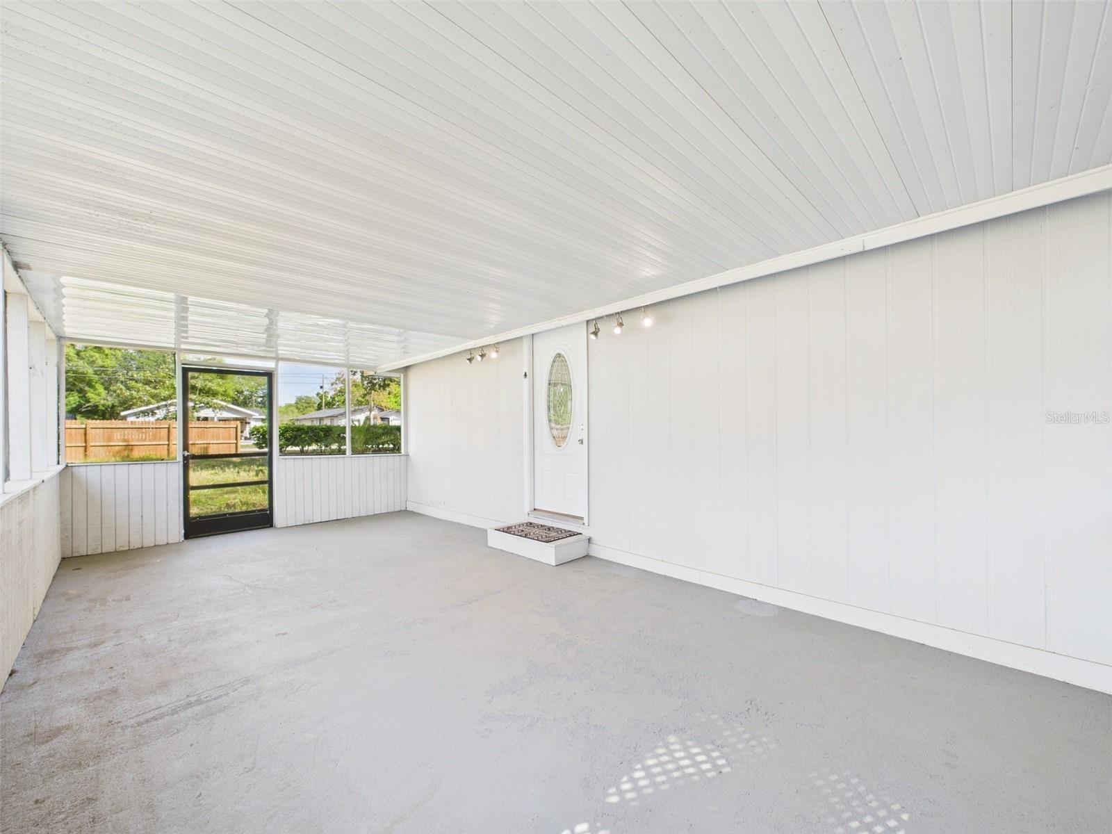 WAVERLY MANOR - Residential Lease