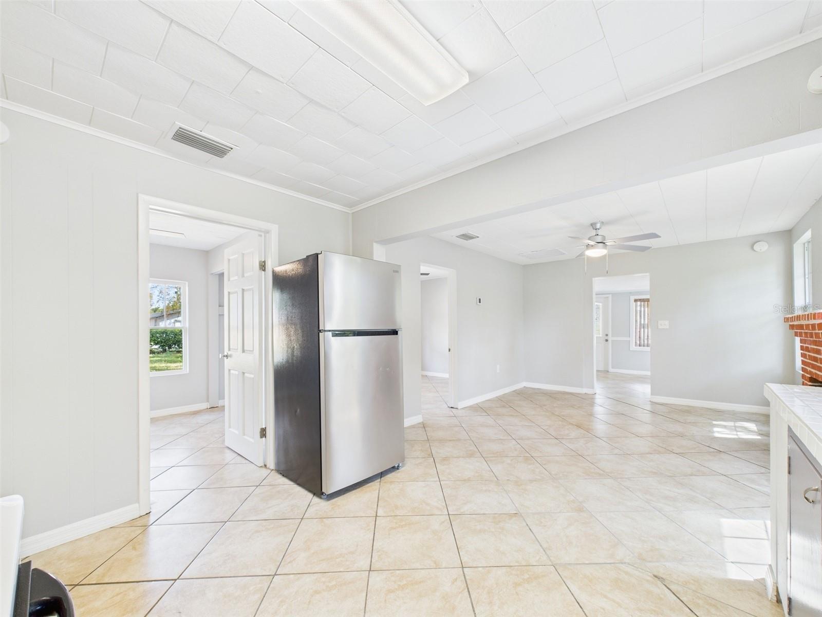 WAVERLY MANOR - Residential Lease