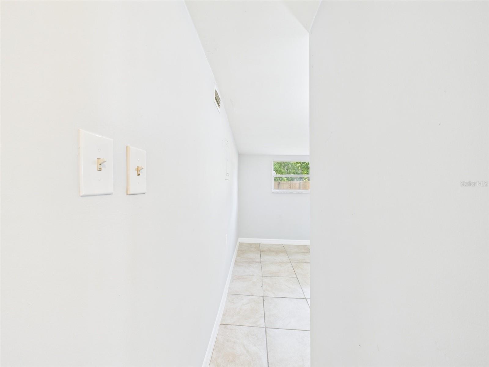 WAVERLY MANOR - Residential Lease