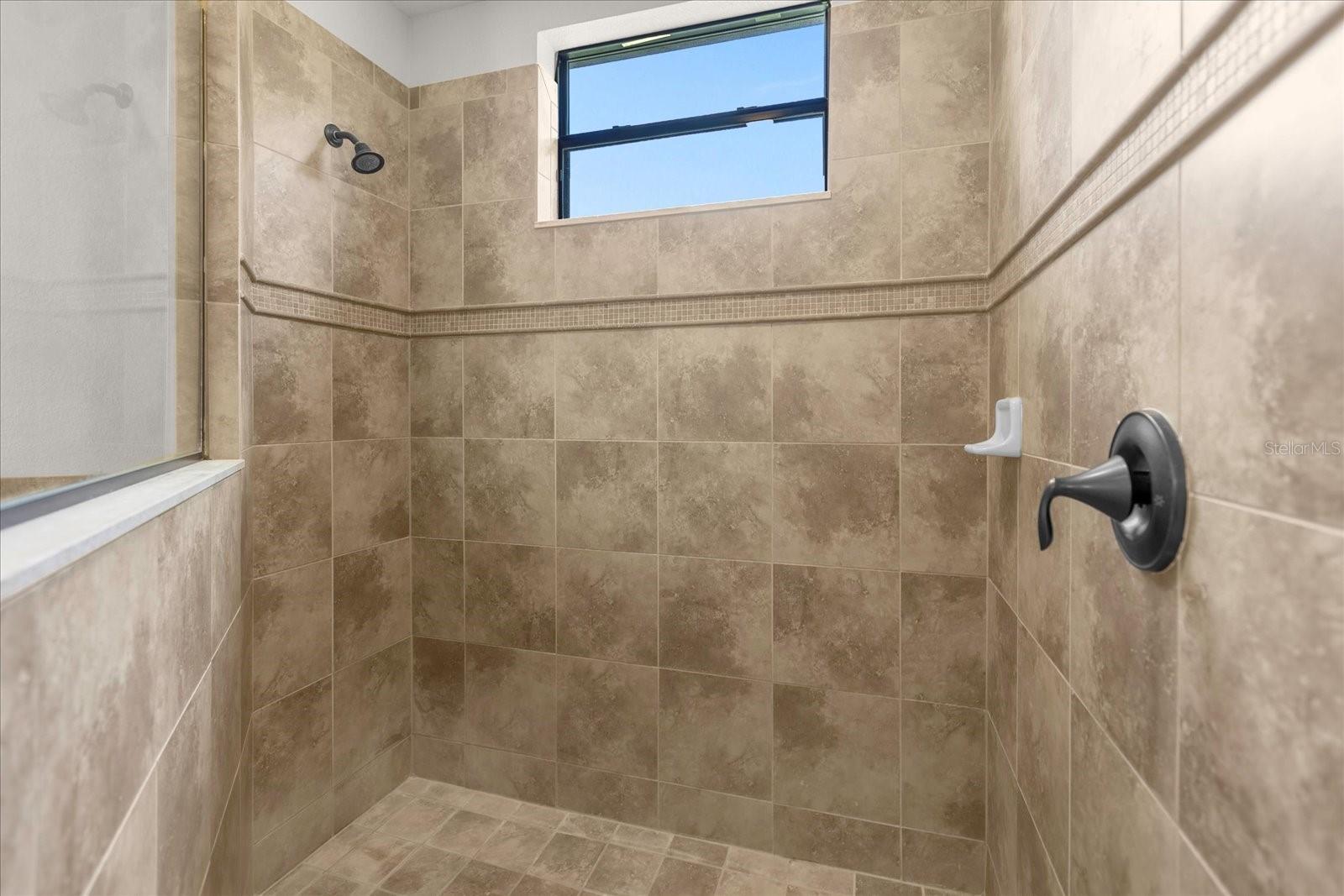 HEATHROW COUNTRY ESTATE - Residential