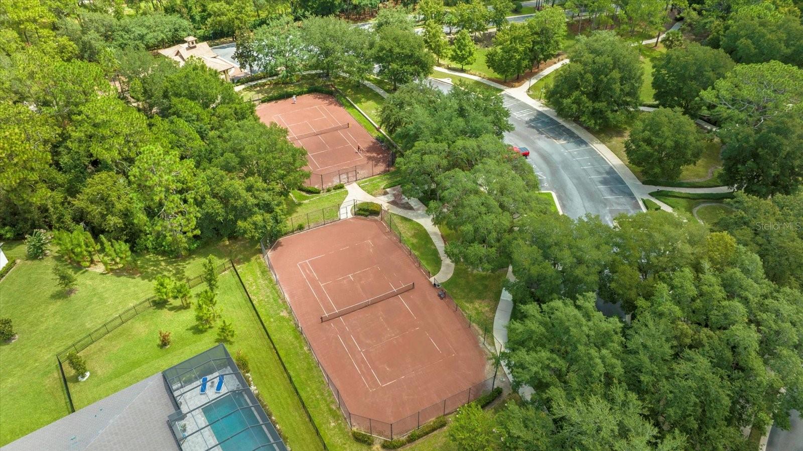 HEATHROW COUNTRY ESTATE - Residential