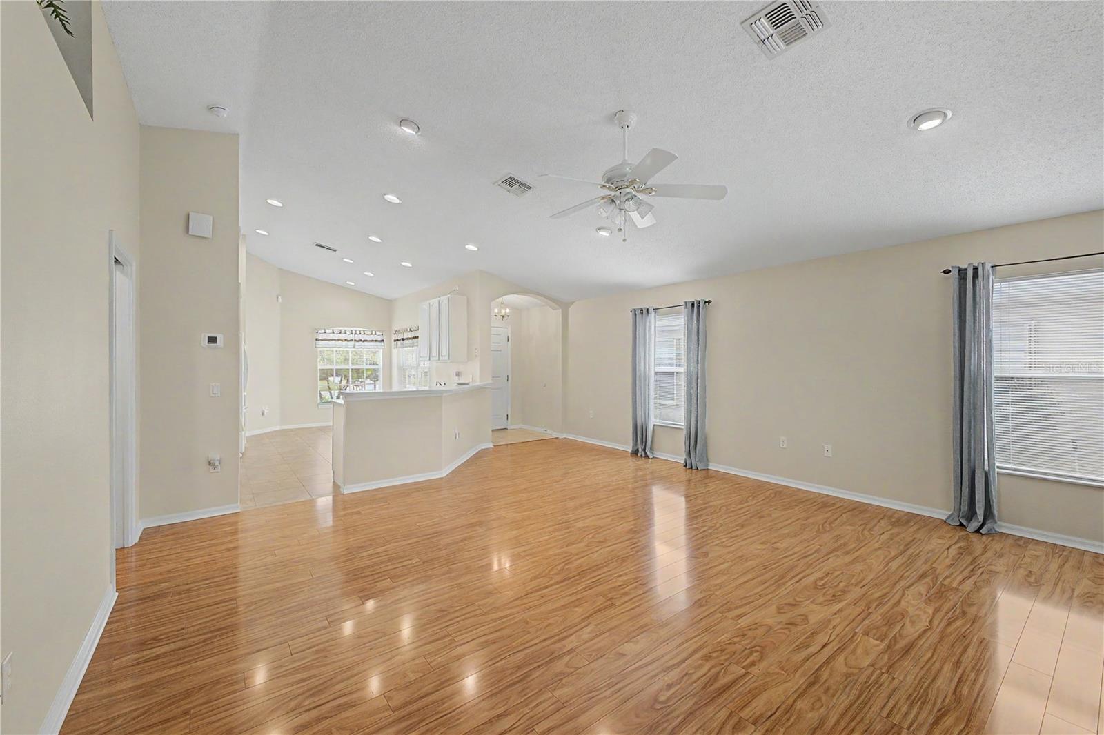 WELLINGTON AT SEVEN HILLS PH5D - Residential