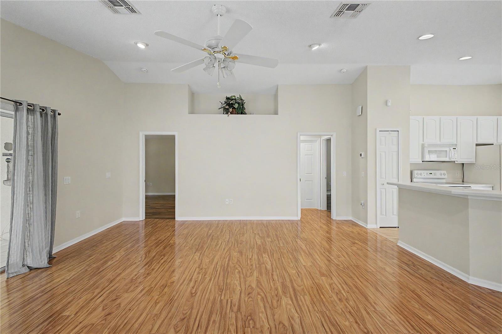WELLINGTON AT SEVEN HILLS PH5D - Residential