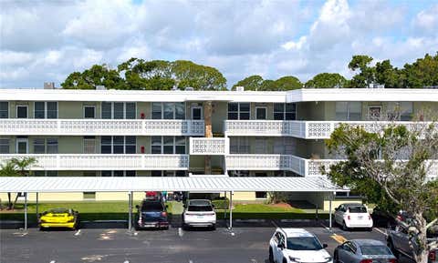 Photo of 4890 Bay St NE #324, St Petersburg, FL 33703 (MLS # TB8524249)
