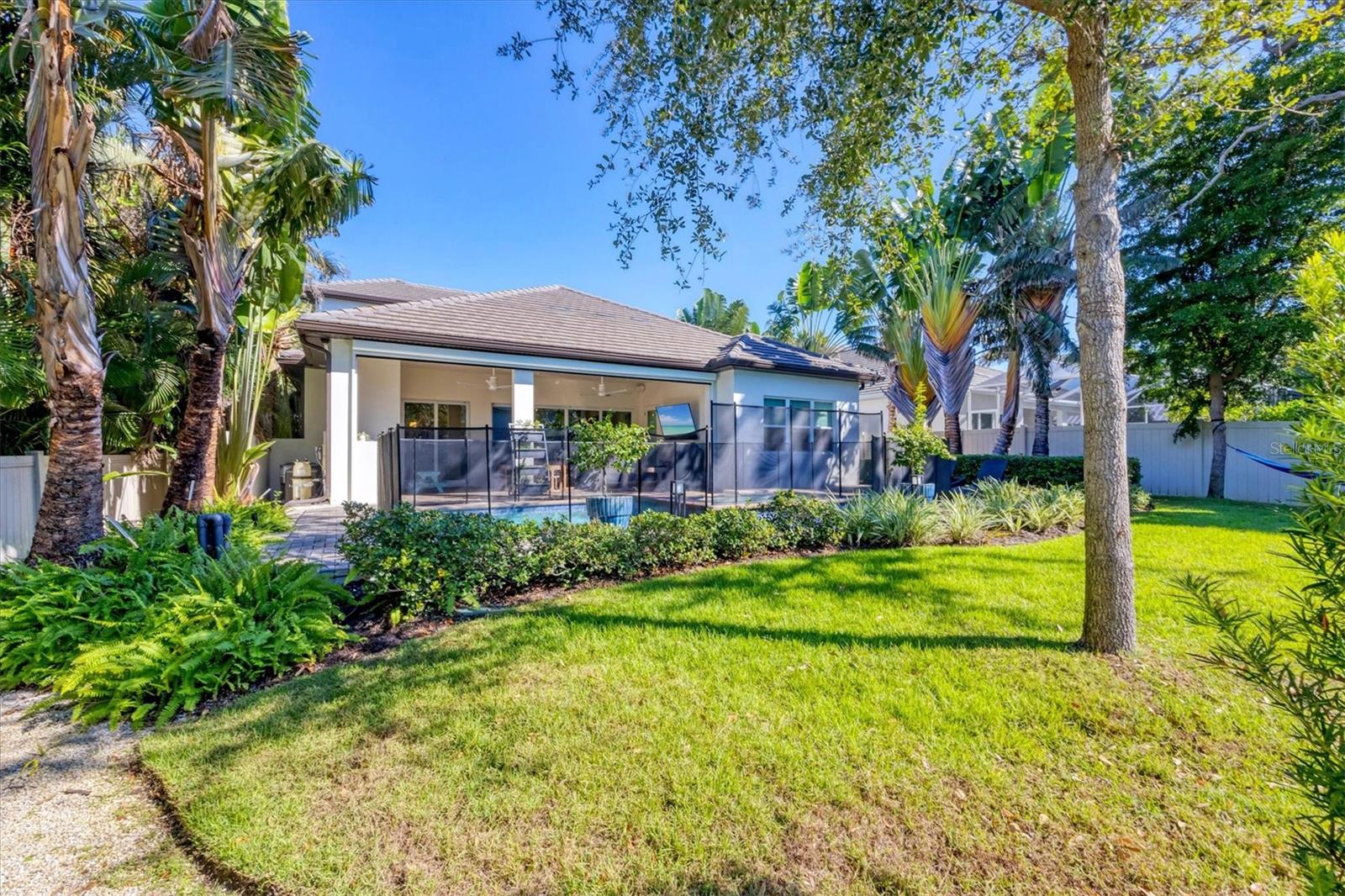 HANSENS SUB OPPOSITE PG IN PB - Residential