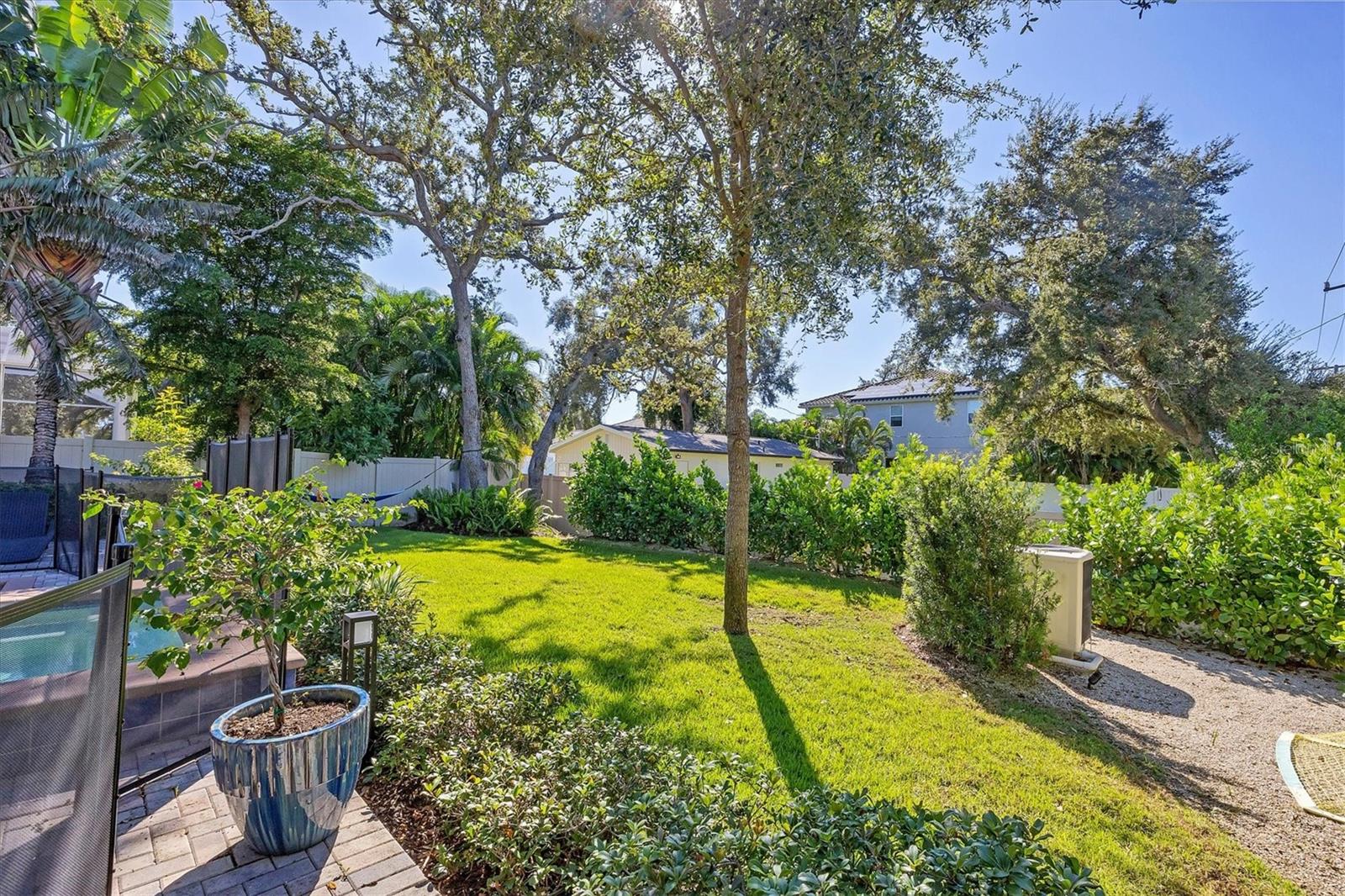 HANSENS SUB OPPOSITE PG IN PB - Residential