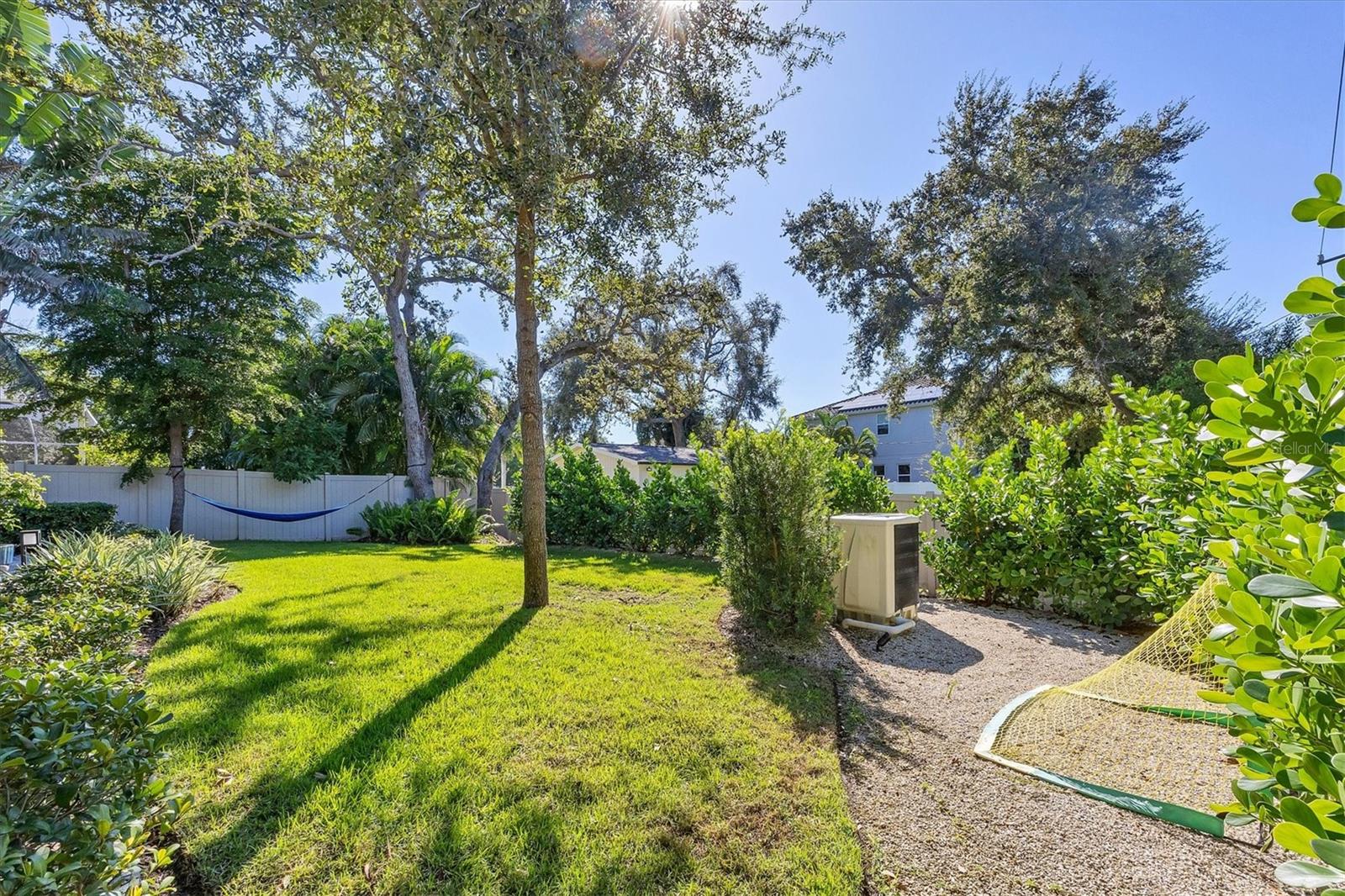 HANSENS SUB OPPOSITE PG IN PB - Residential