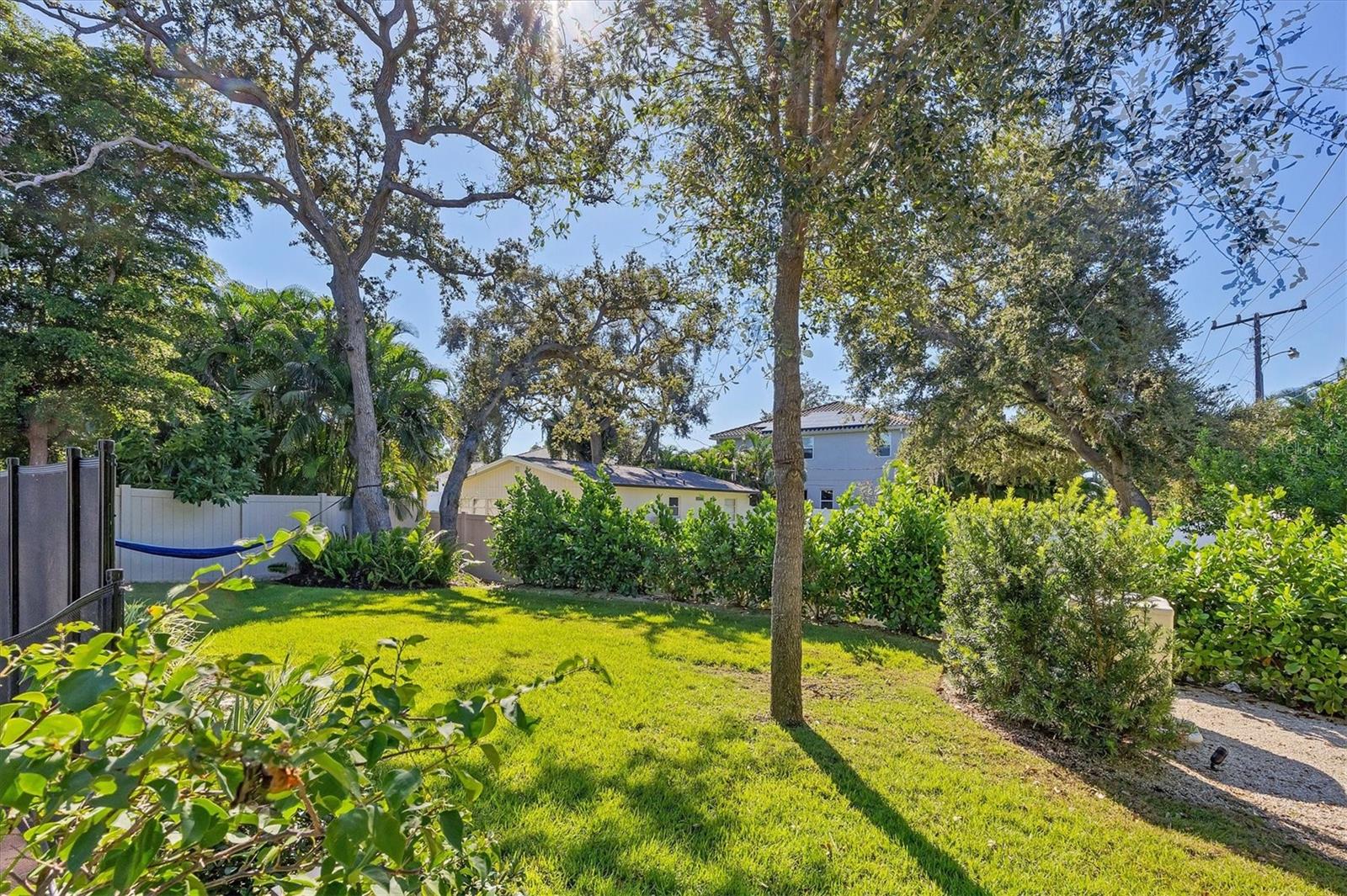 HANSENS SUB OPPOSITE PG IN PB - Residential