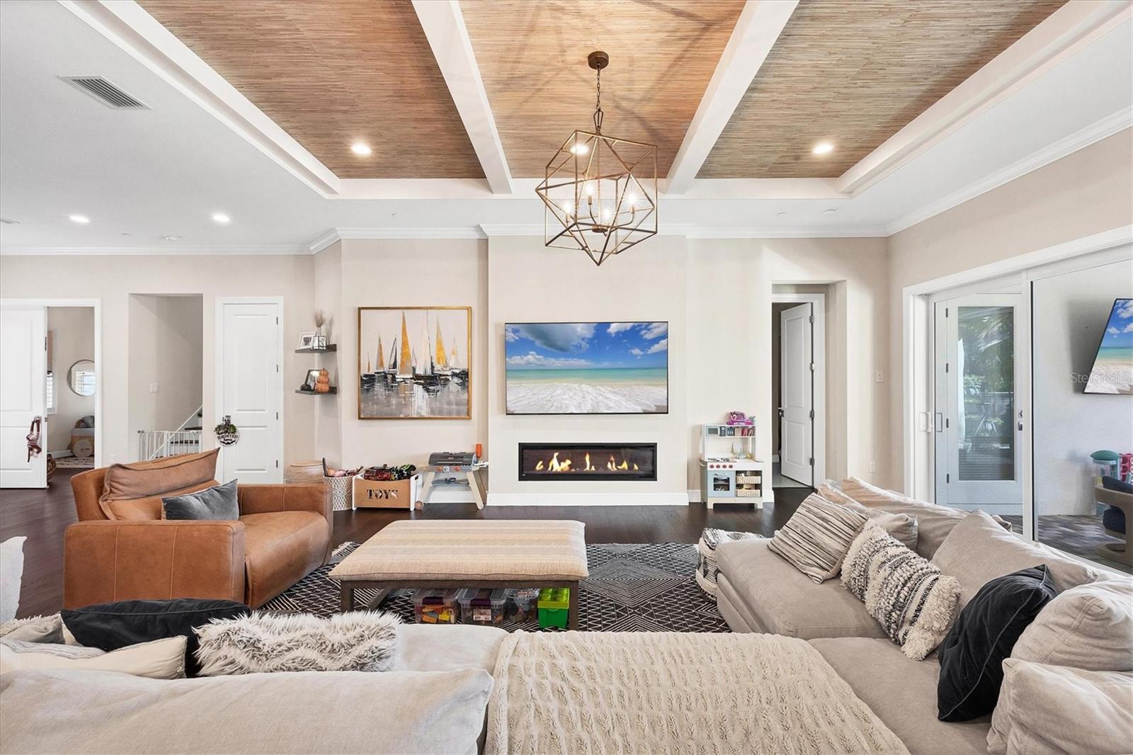 HANSENS SUB OPPOSITE PG IN PB - Residential