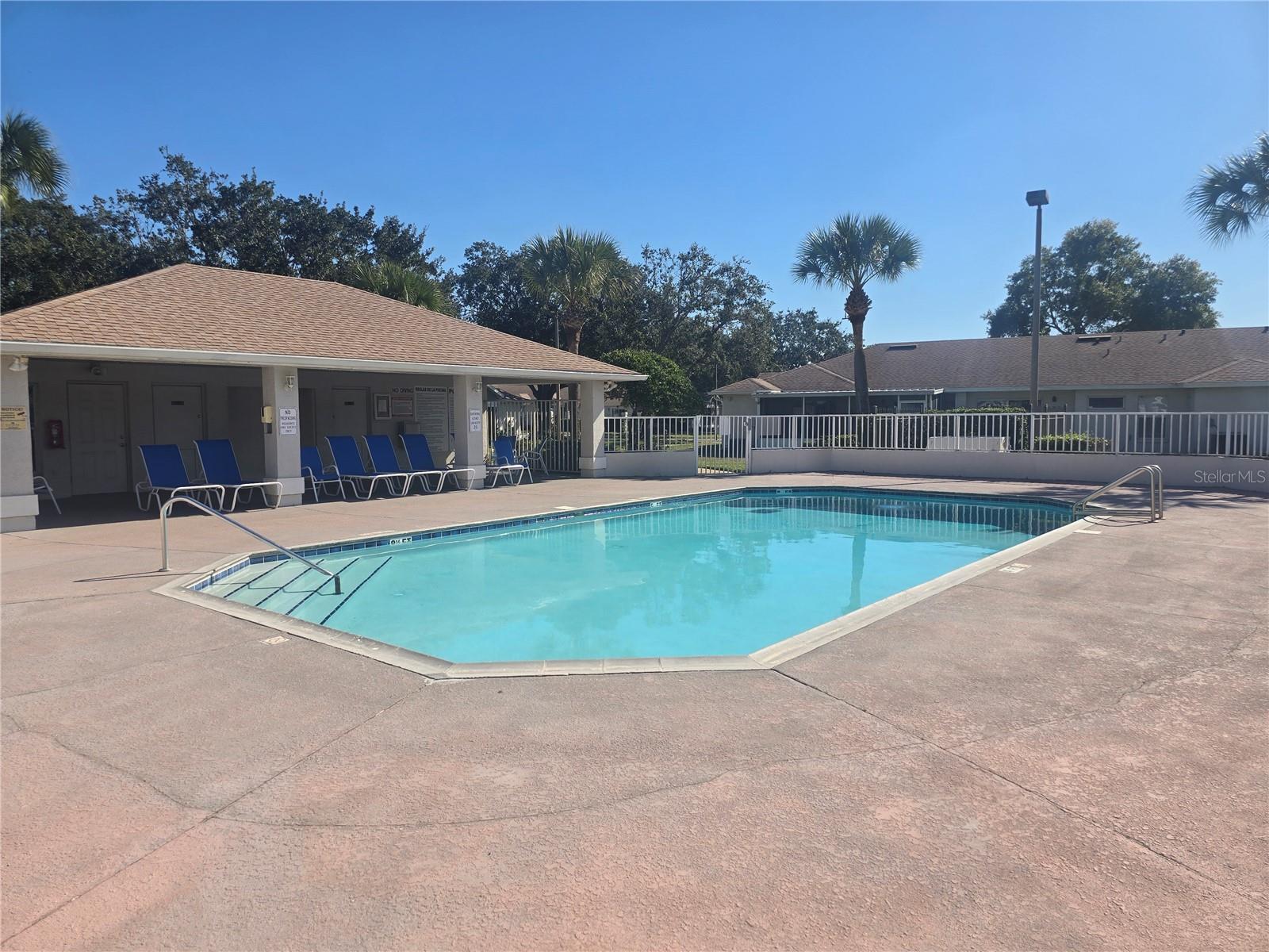 ISLAND COVE VILLAS PH 01 - Residential