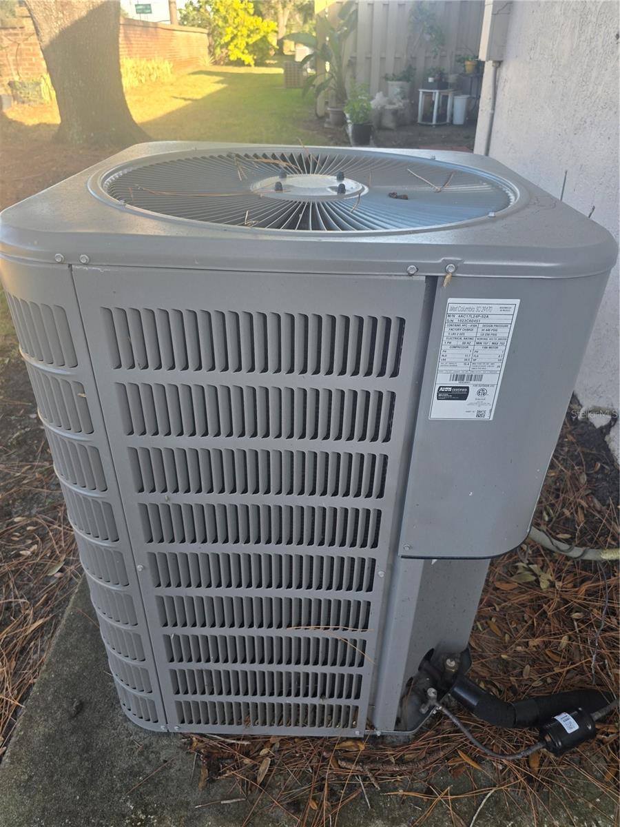 ISLAND COVE VILLAS PH 01 - Residential