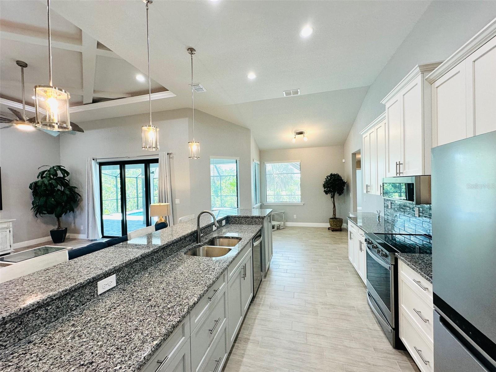 ROTONDA WEST PINE VALLEY - Residential