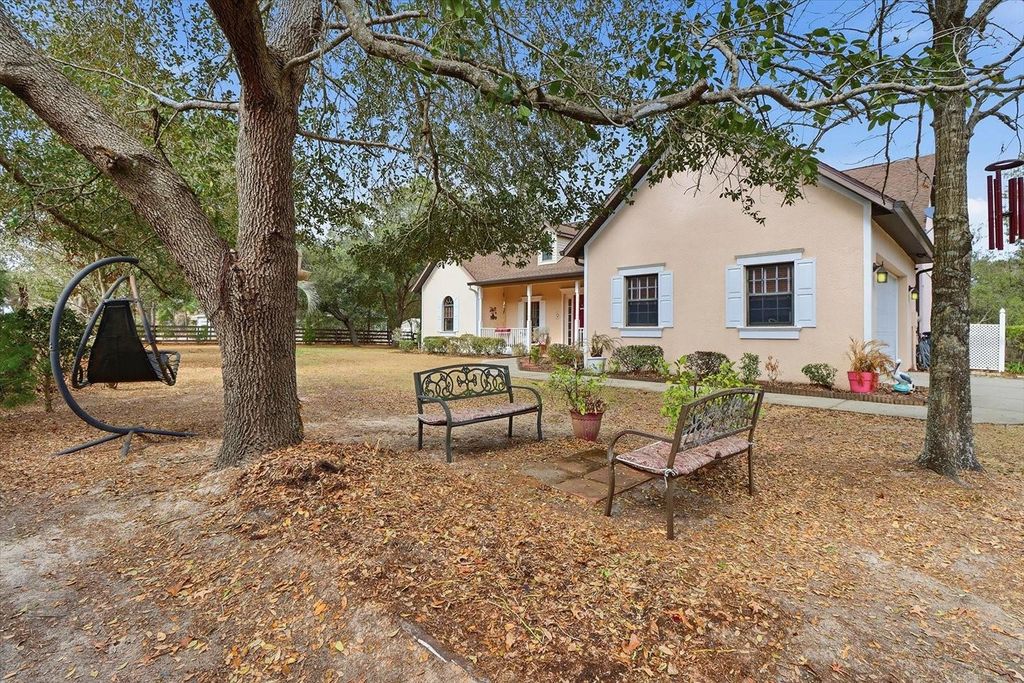 Photo of 2450 W Tall Oaks Drive, Beverly Hills, FL 34465 (MLS # TB8476089)