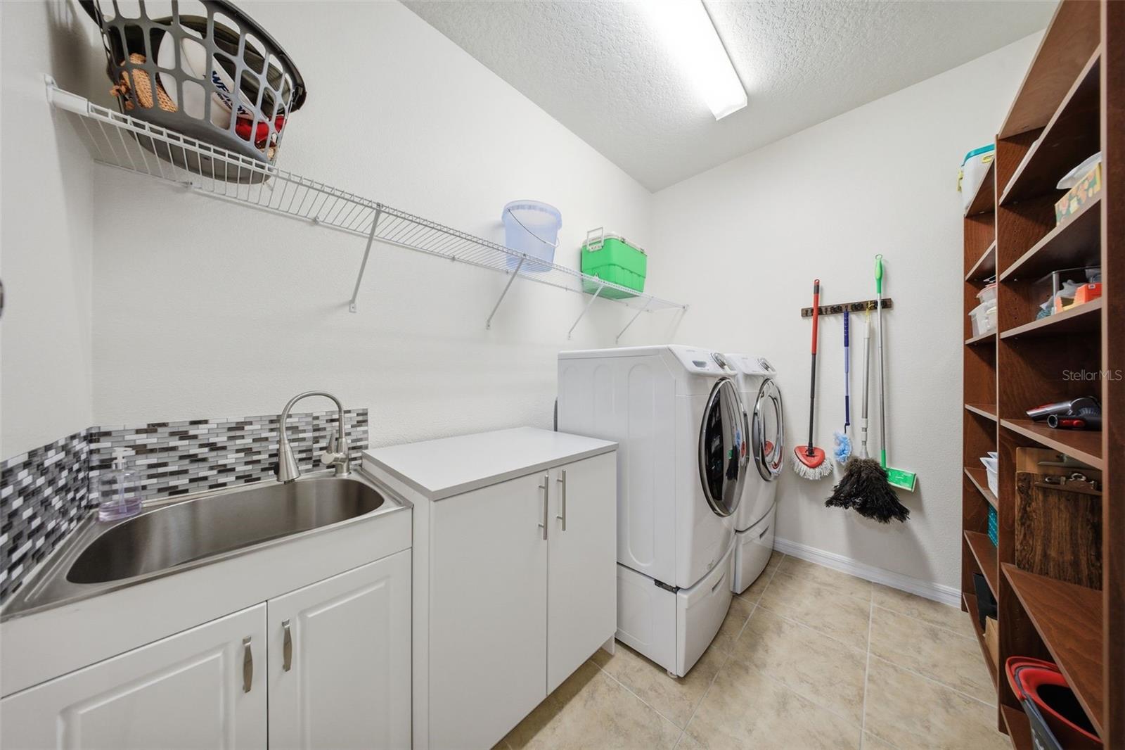 CROWN POINTE COVE - Residential