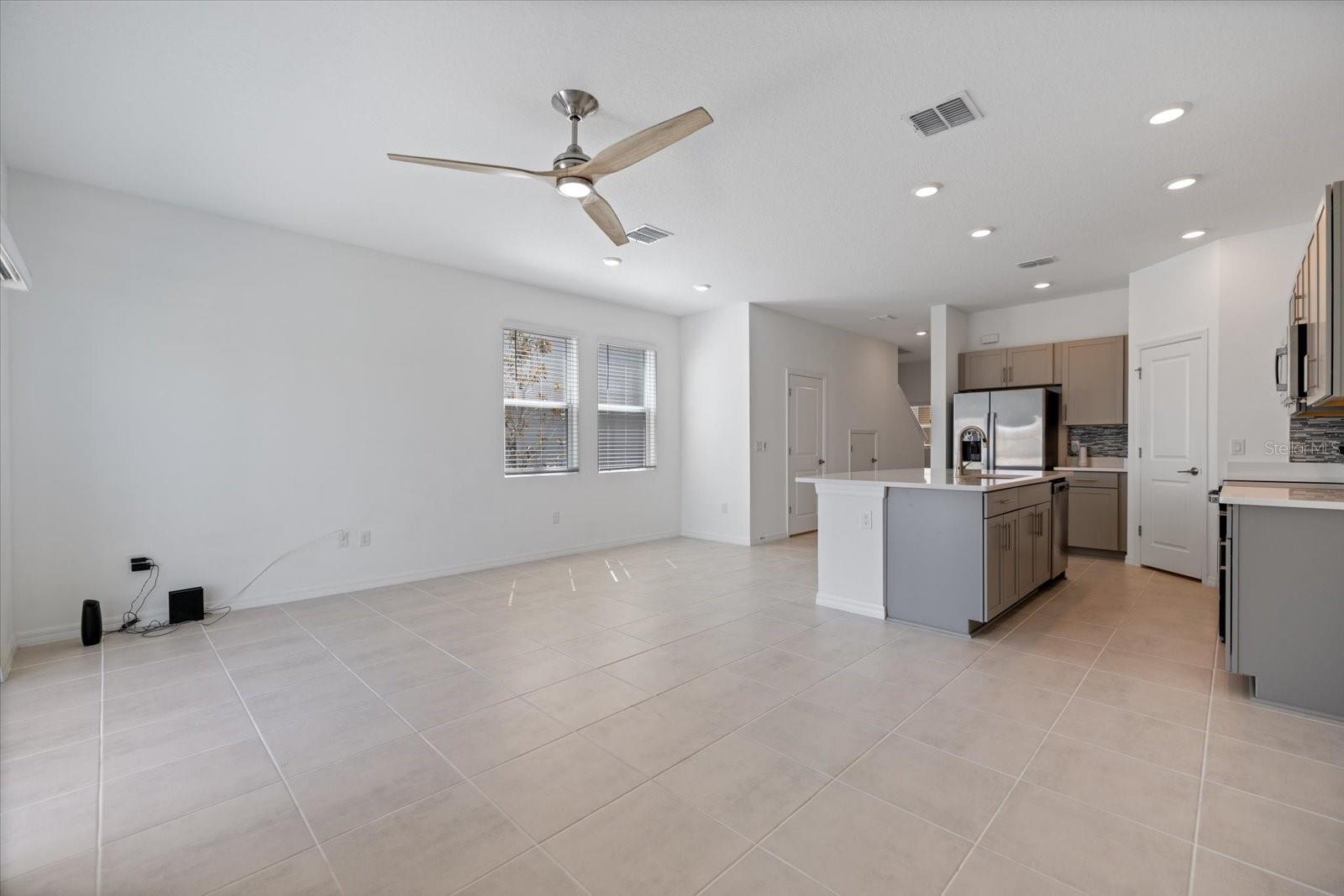 ARTISAN LAKES EDGESTONE NORTH PH I & II - Residential Lease