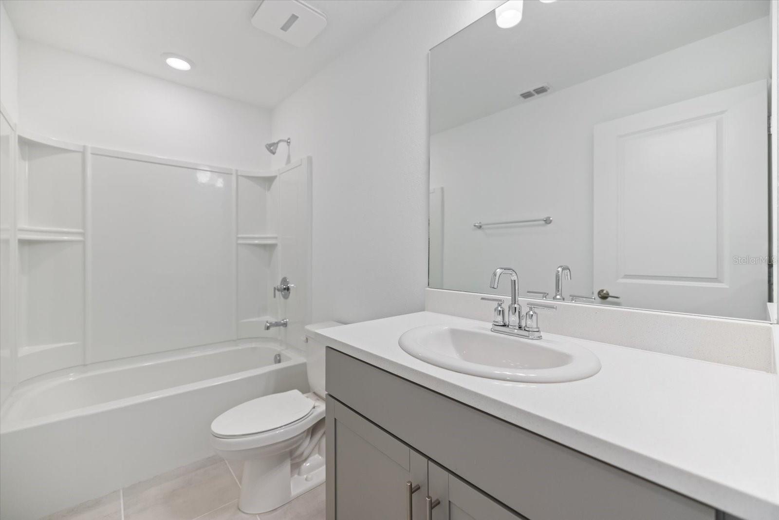 ARTISAN LAKES EDGESTONE NORTH PH I & II - Residential Lease