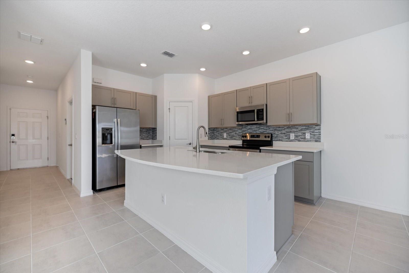 ARTISAN LAKES EDGESTONE NORTH PH I & II - Residential Lease