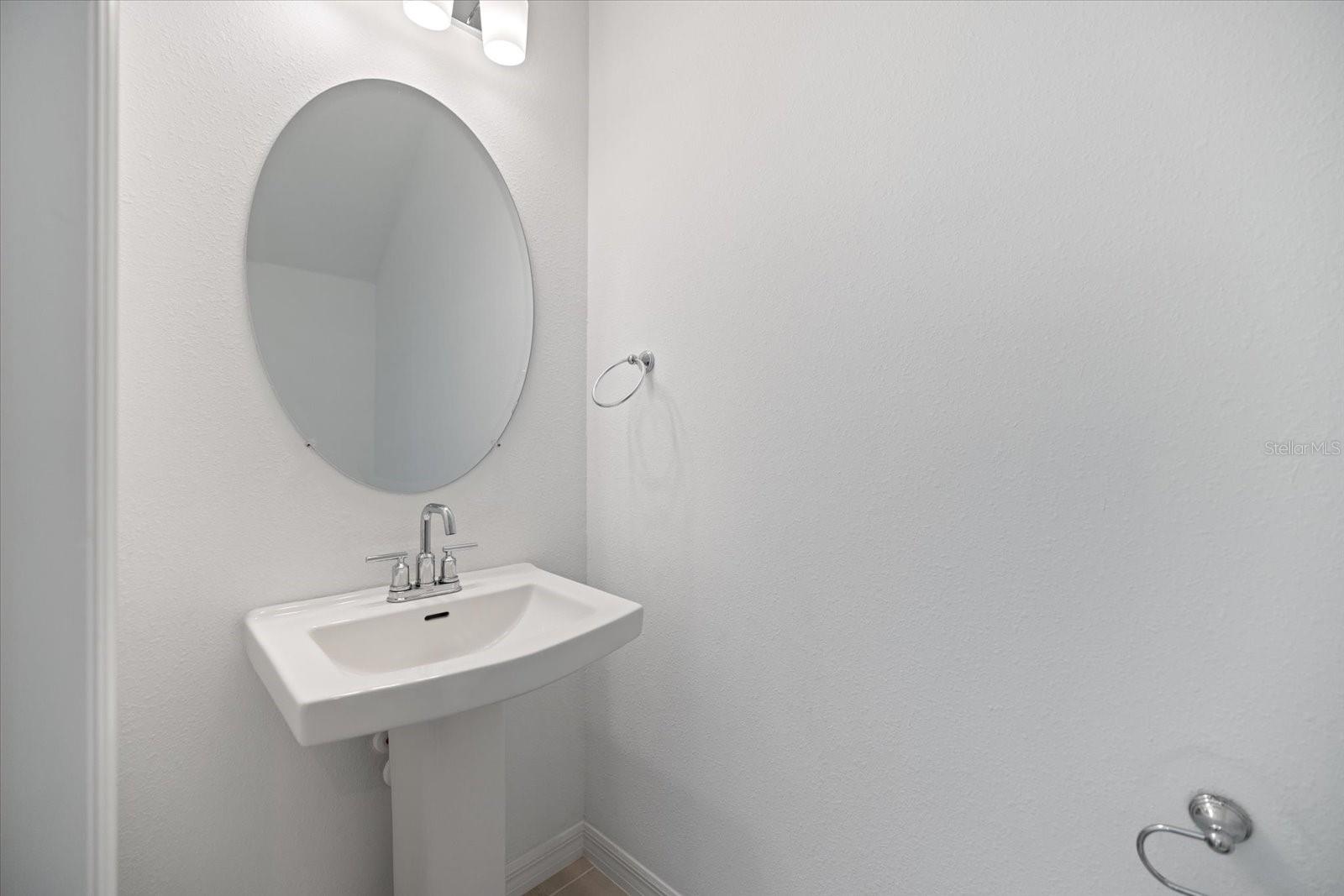 ARTISAN LAKES EDGESTONE NORTH PH I & II - Residential Lease