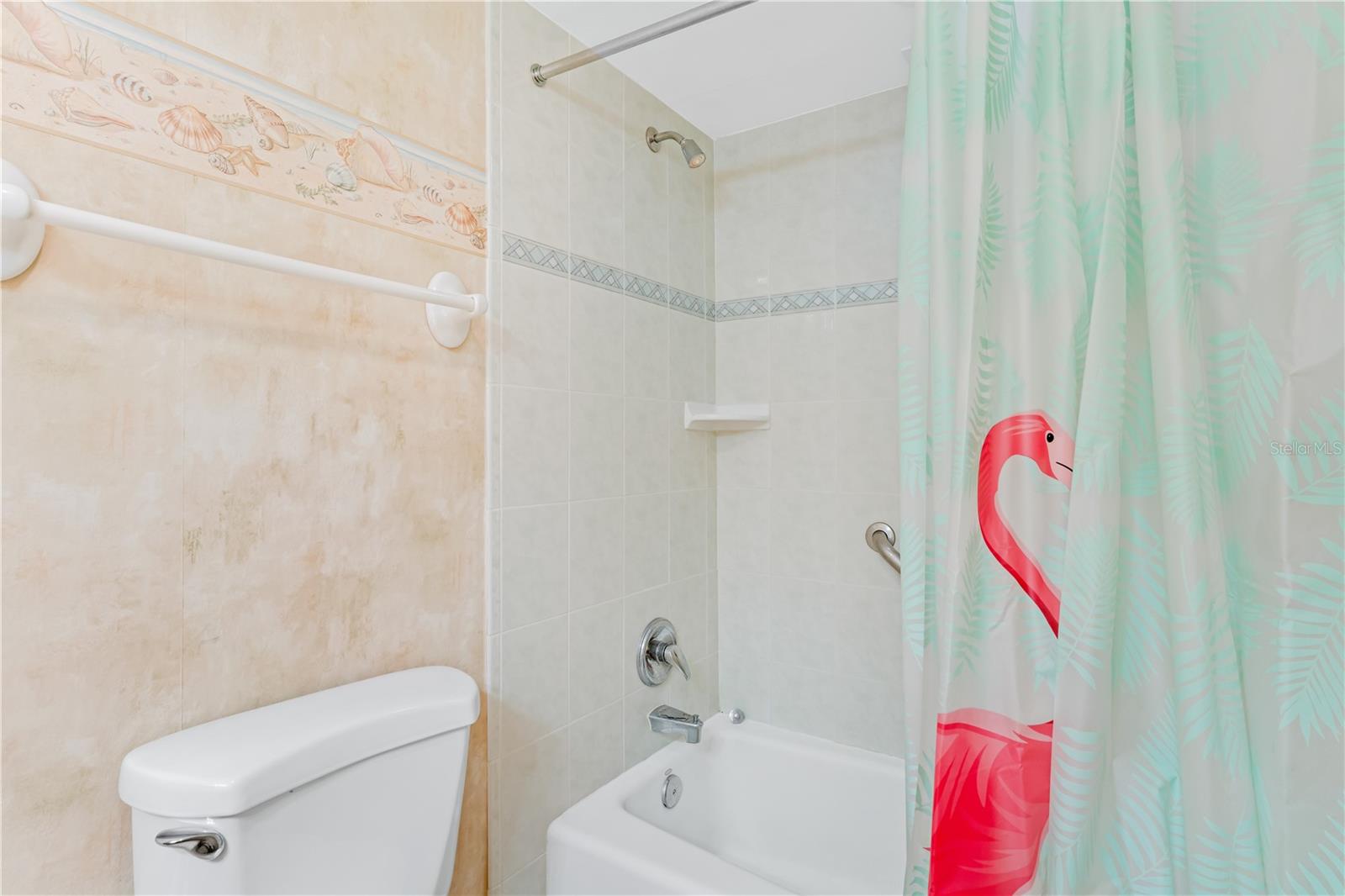 HOLIDAY VILLAS 2 CONDO - Residential