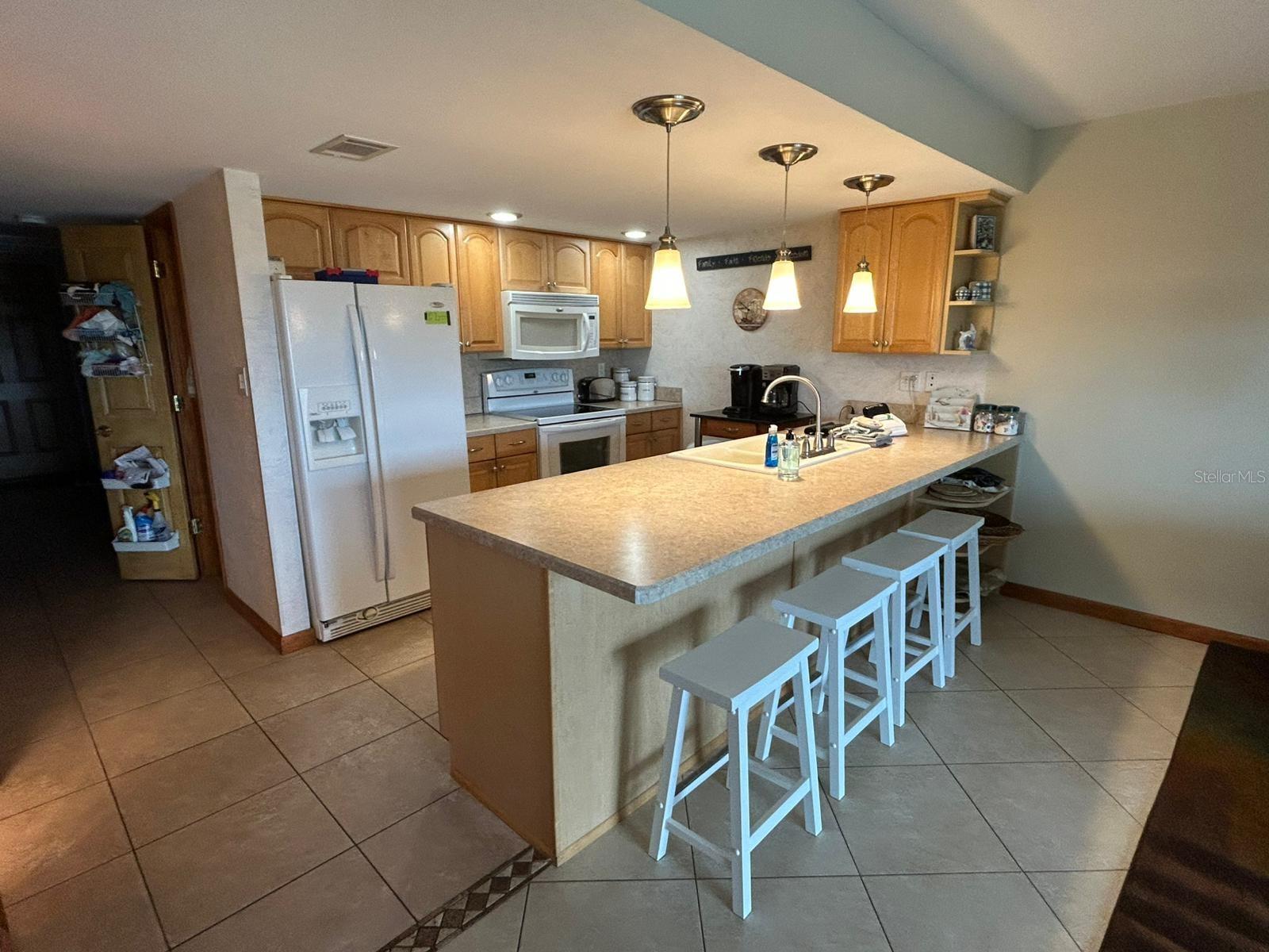 HOLIDAY VILLAS 2 CONDO - Residential