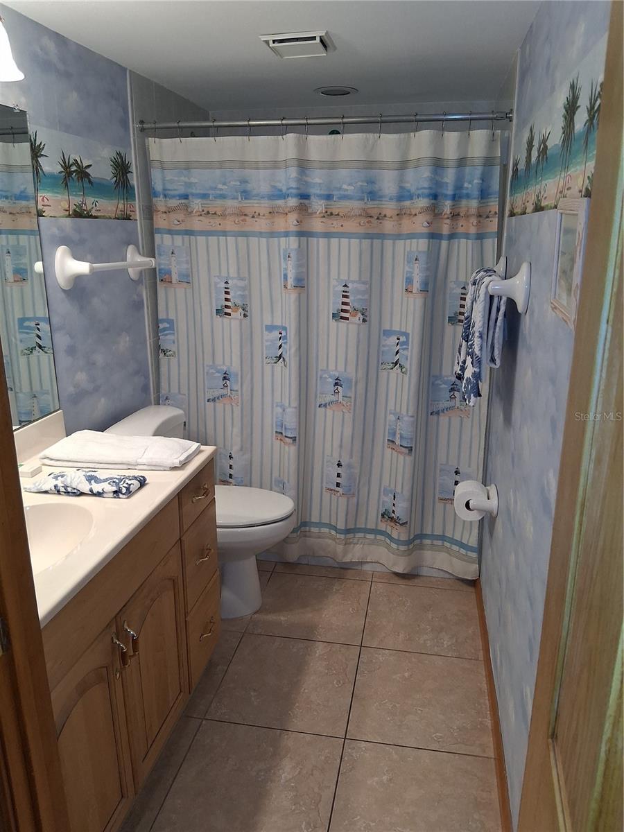 HOLIDAY VILLAS 2 CONDO - Residential