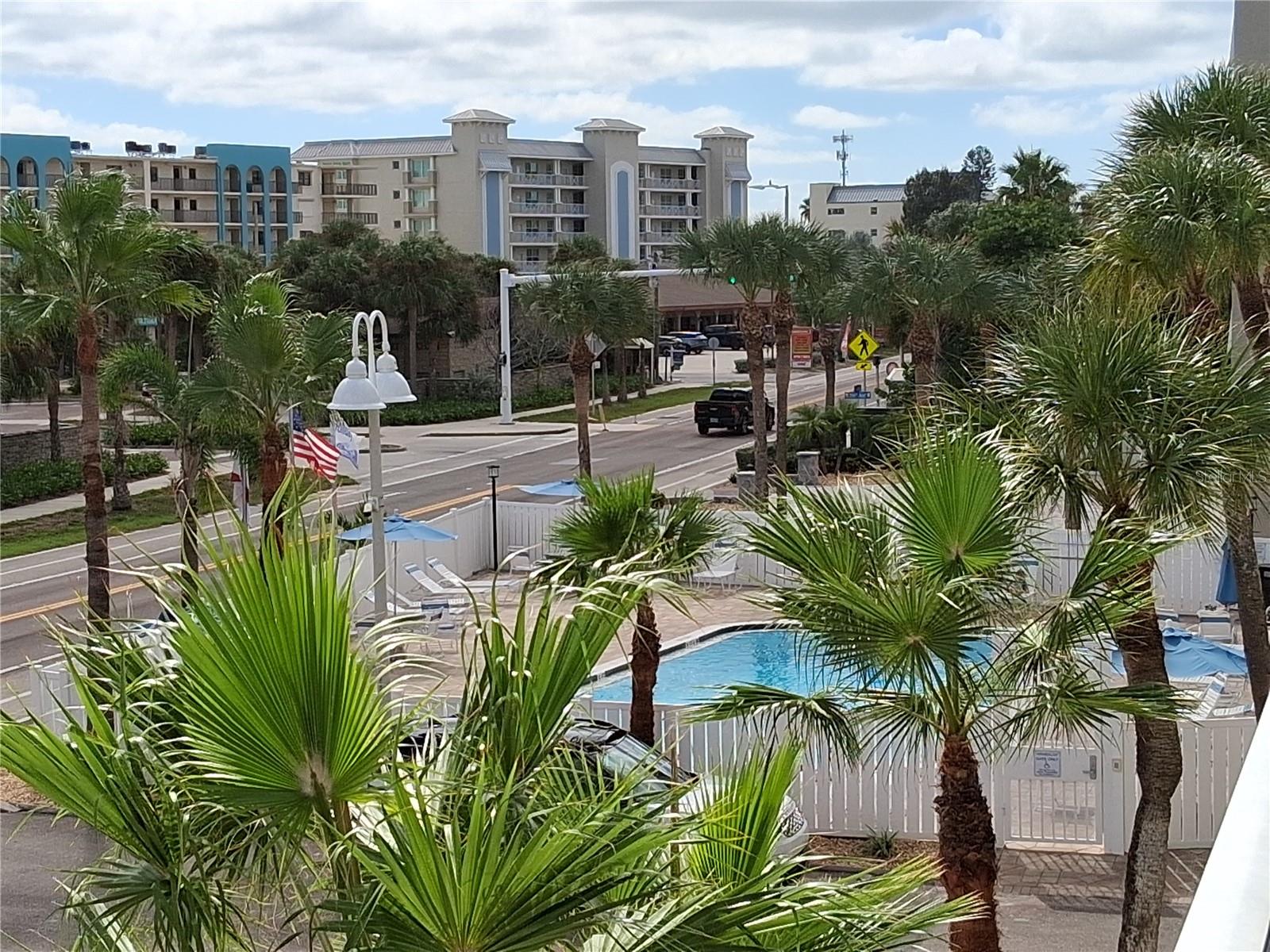 HOLIDAY VILLAS 2 CONDO - Residential