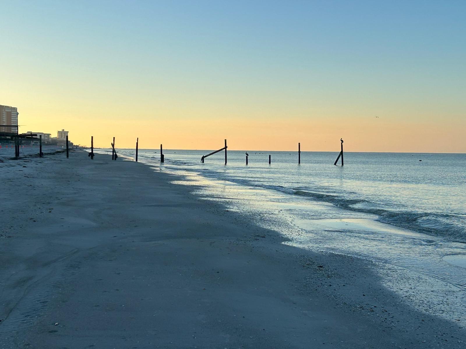 HOLIDAY VILLAS 2 CONDO - Residential