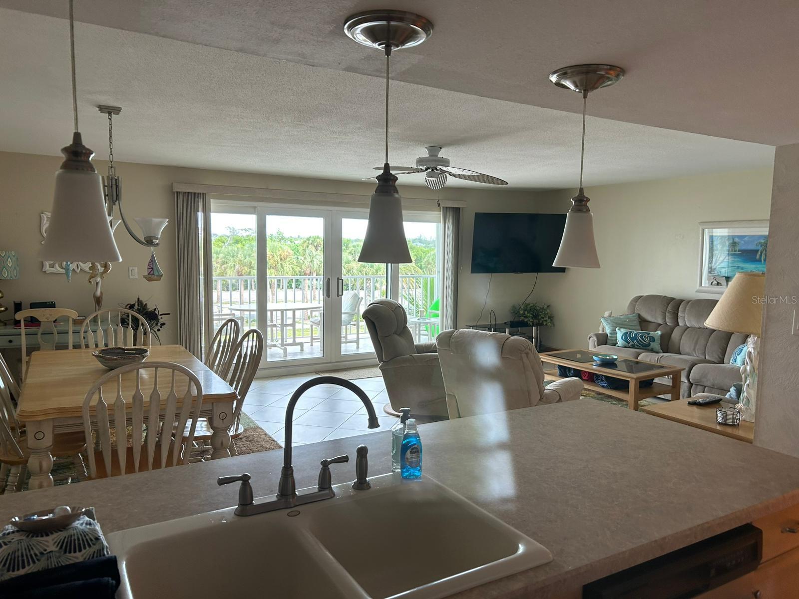 HOLIDAY VILLAS 2 CONDO - Residential